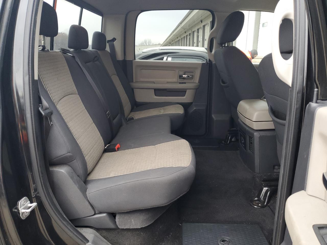 2010 Dodge RAM - Image 11