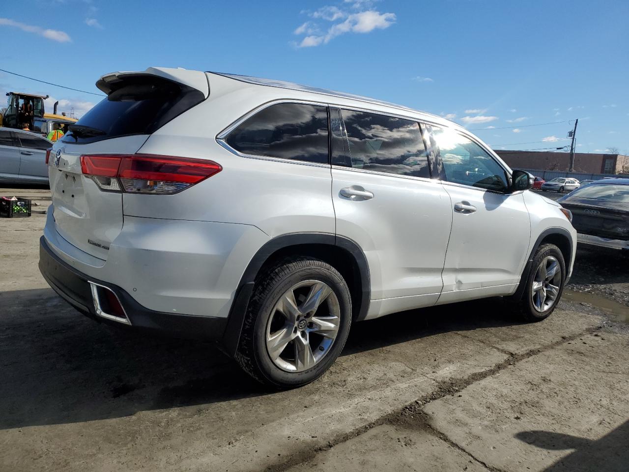 2019 Toyota Highlander - Image 3