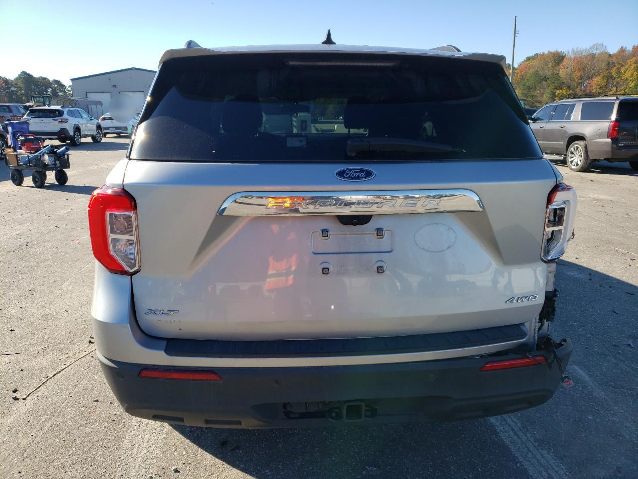 2022 Ford Explorer - Image 6