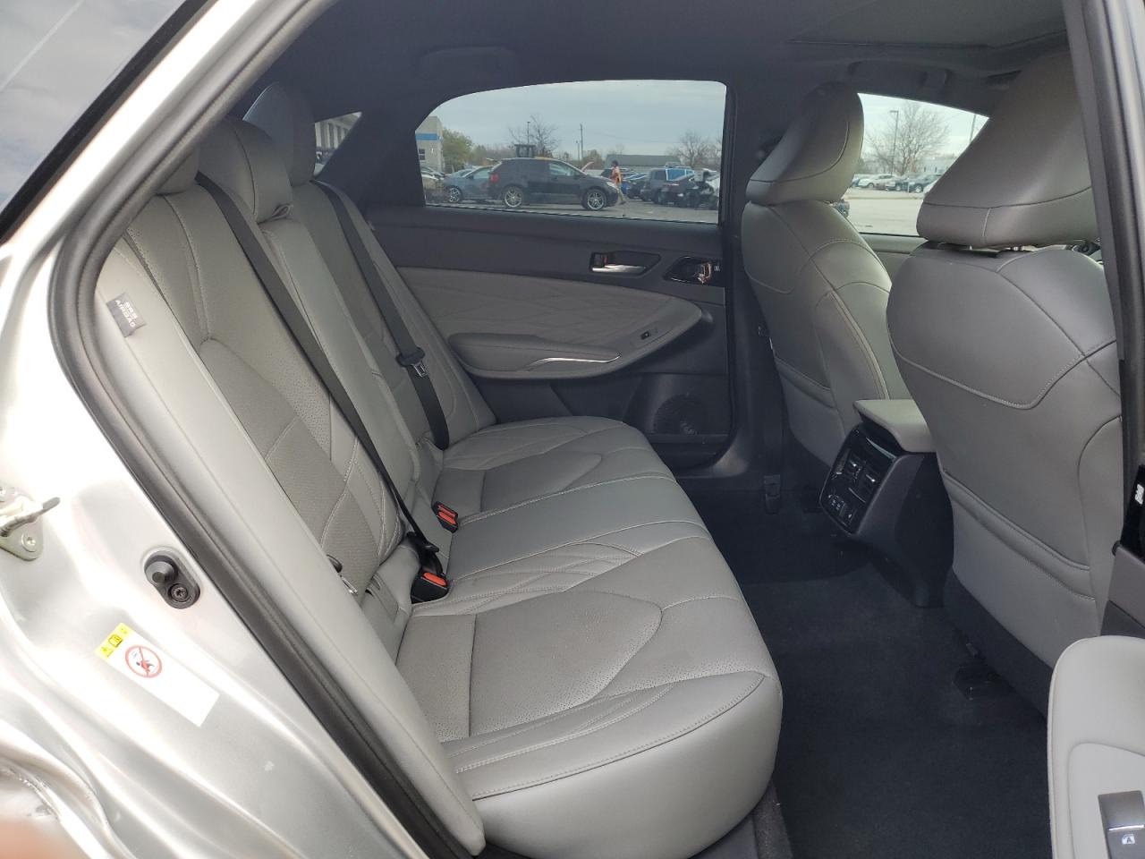 2019 Toyota Avalon - Image 10