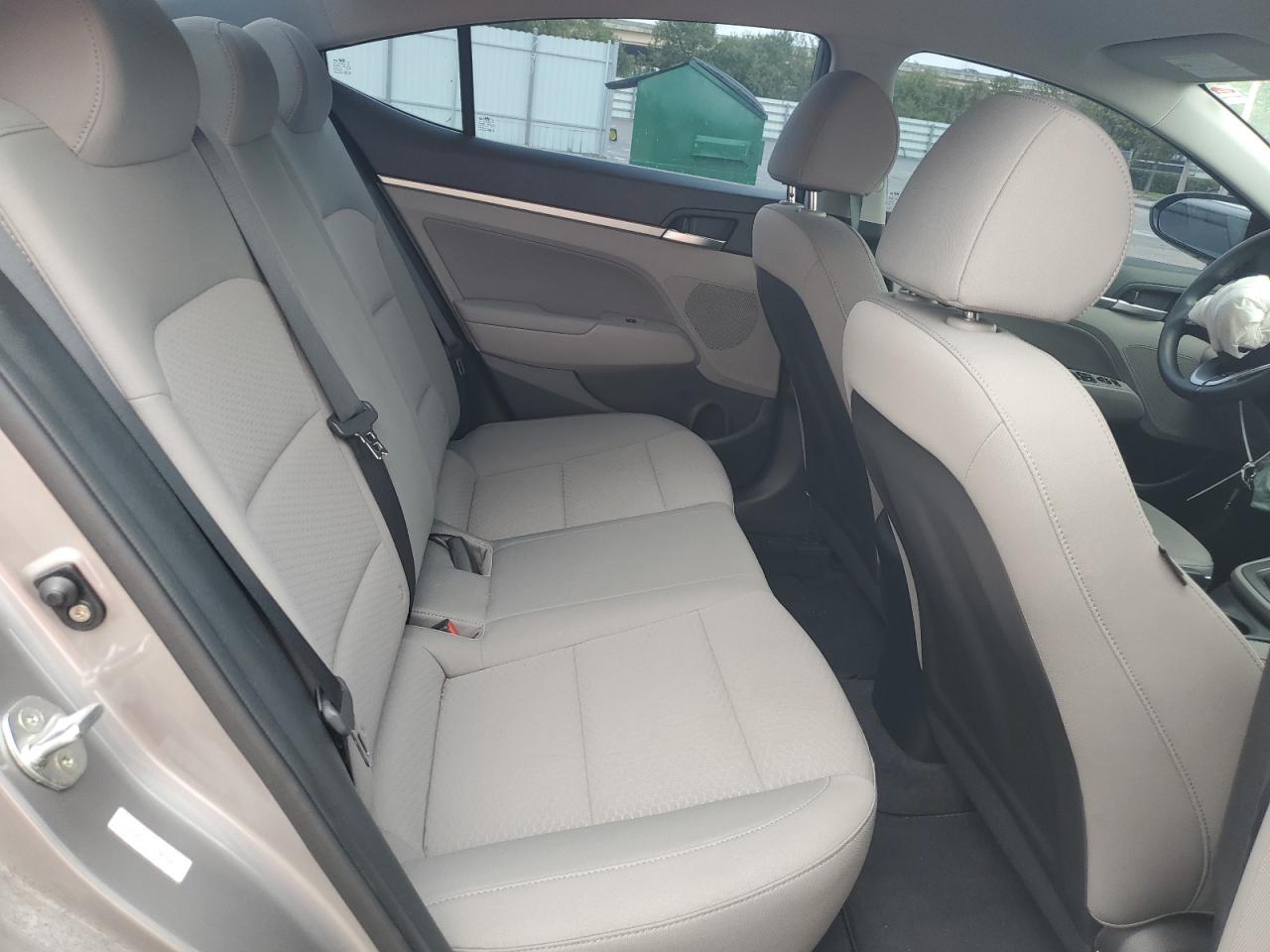 2020 Hyundai Elantra - Image 10