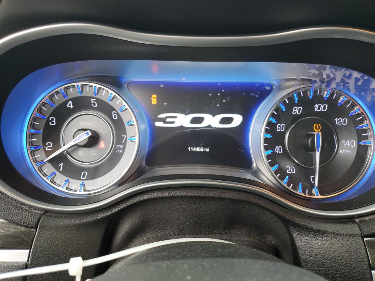 2018 Chrysler 300 - Image 9