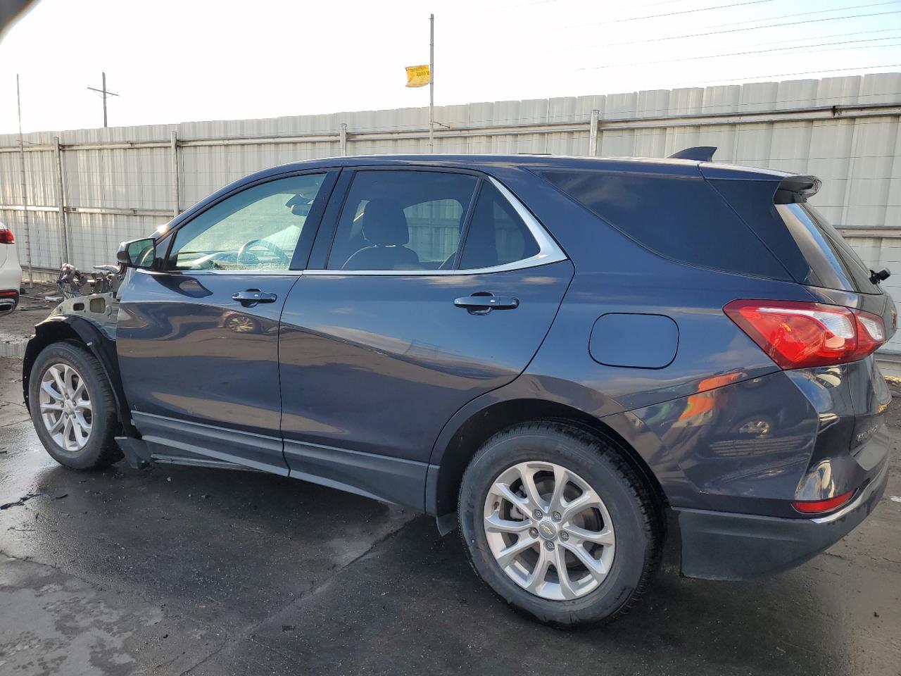 2018 Chevrolet Equinox - Image 2