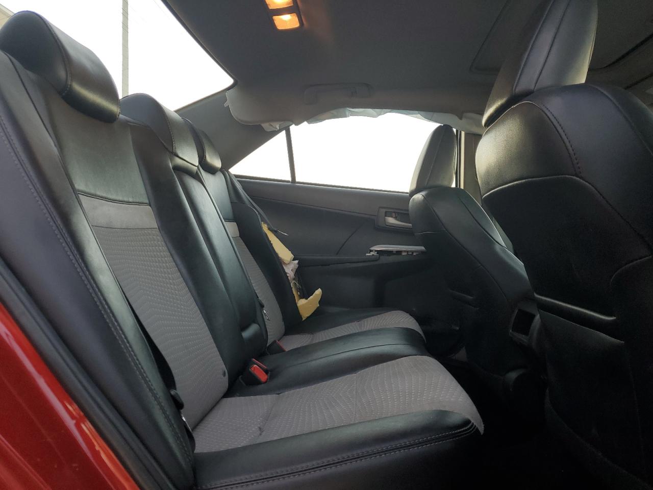 2014 Toyota Camry - Image 10