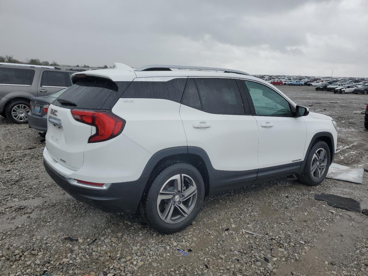 2020 GMC Terrain - Image 3