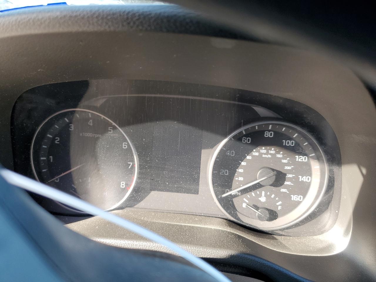 2017 Hyundai Elantra - Image 9