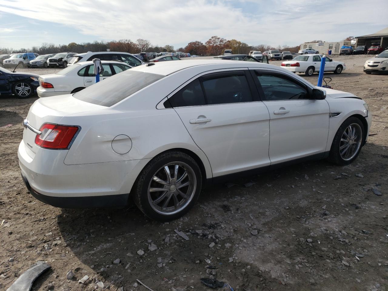 2012 Ford Taurus - Image 3