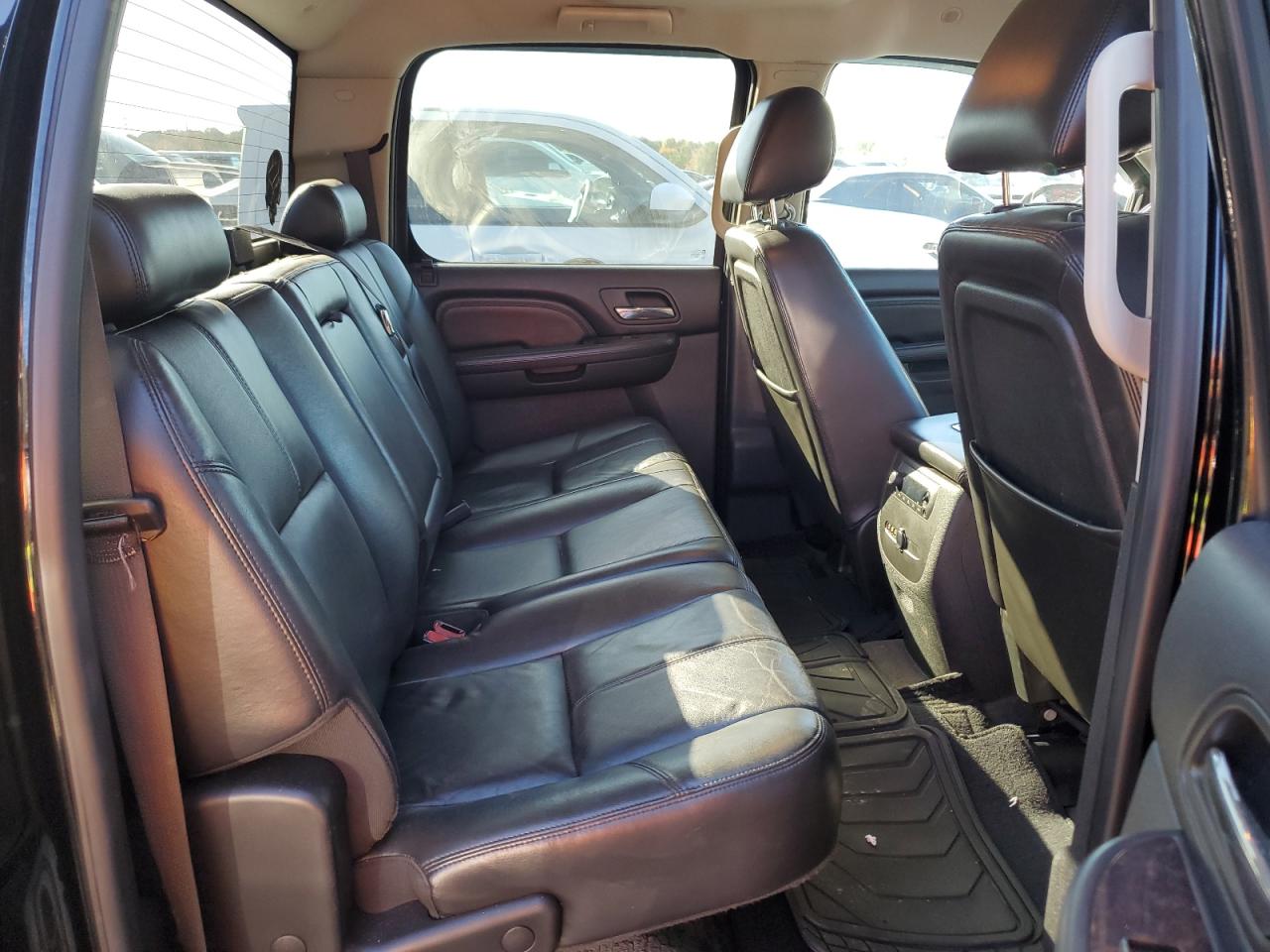 2011 GMC Sierra - Image 10