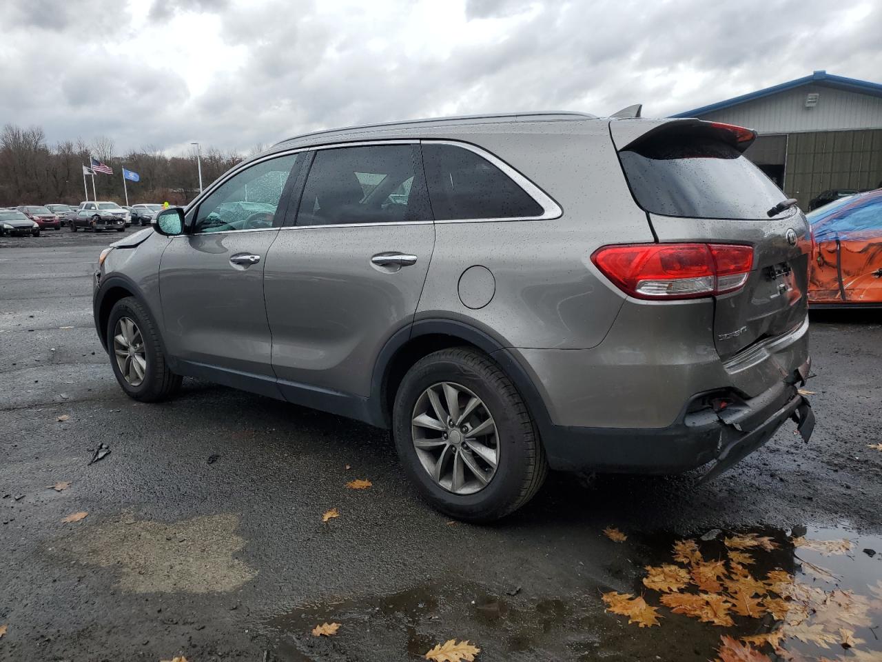 2017 Kia Sorento - Image 2