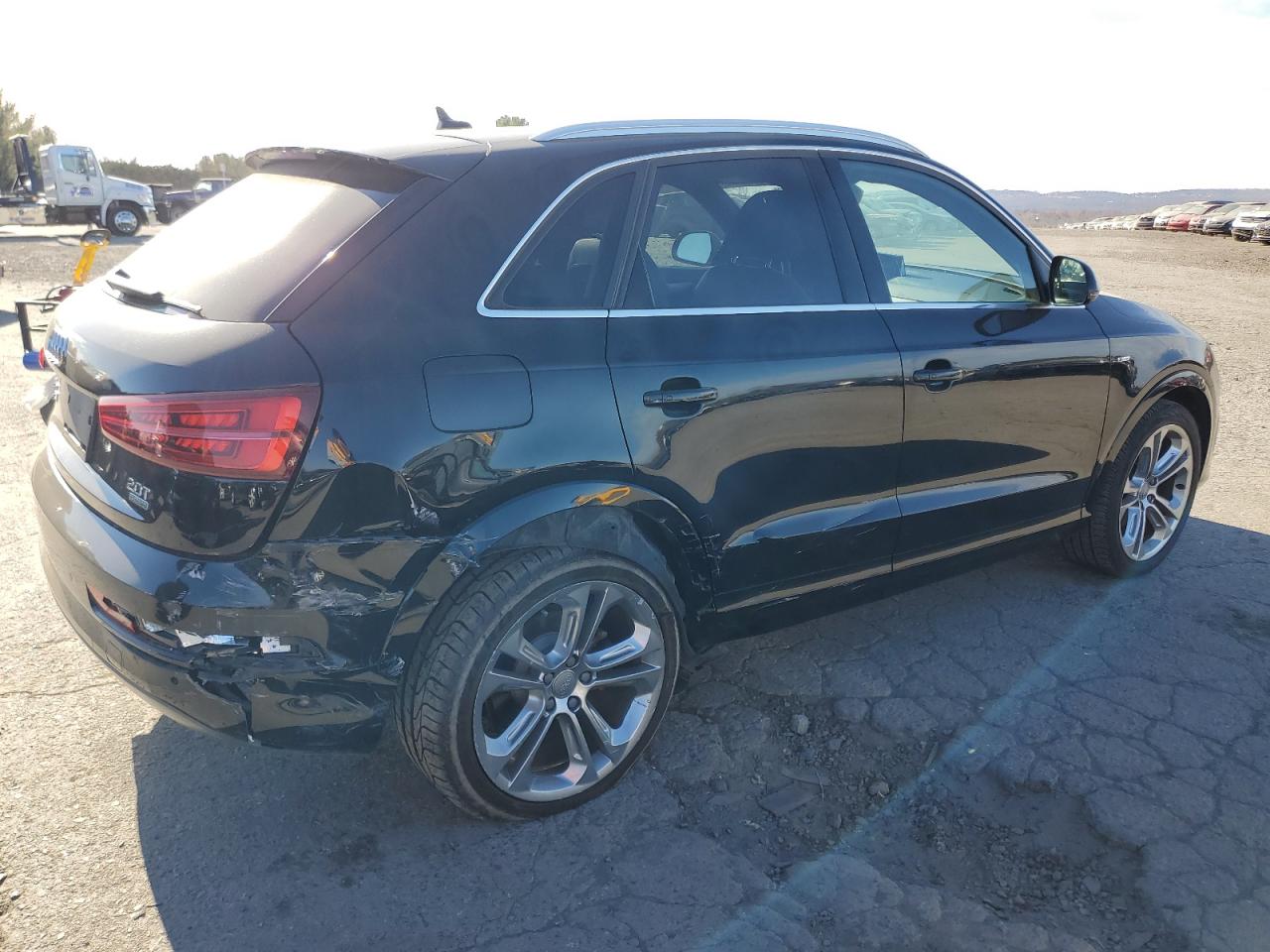 VIN WA1JCCFS8JR008909 2018 AUDI Q3 no.3