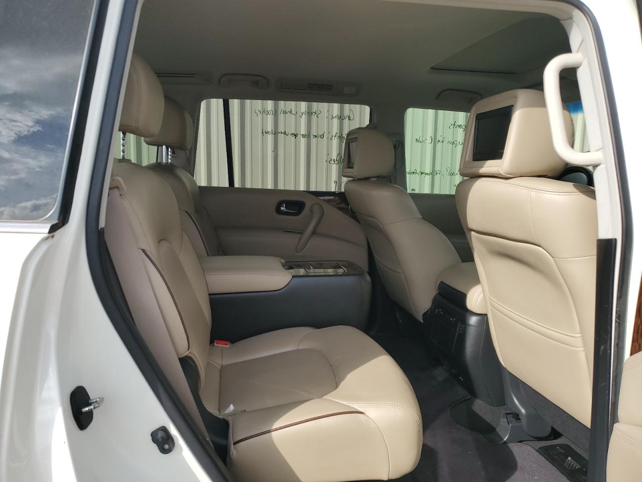 2017 Nissan Armada - Image 11