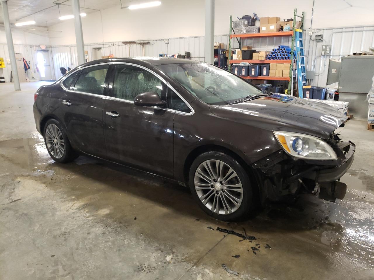 VIN 1G4PS5SK1D4137916 2013 BUICK VERANO no.4