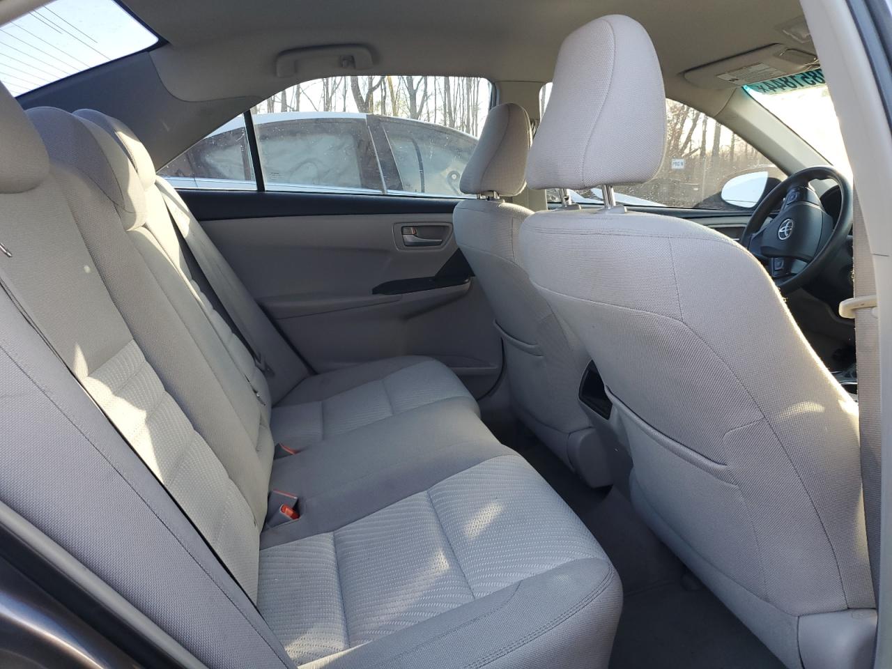 2015 Toyota Camry - Image 10