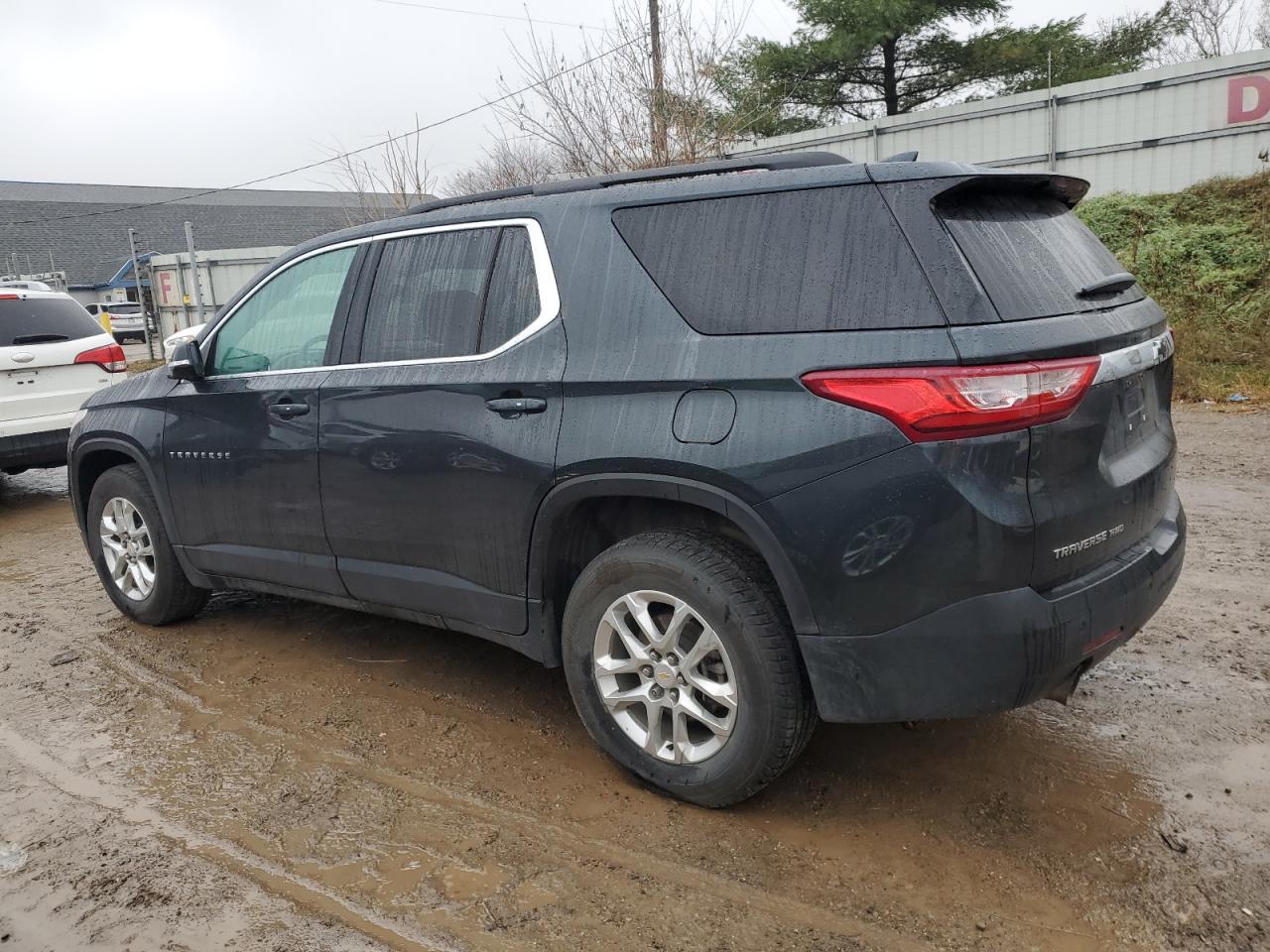 2021 Chevrolet Traverse - Image 2