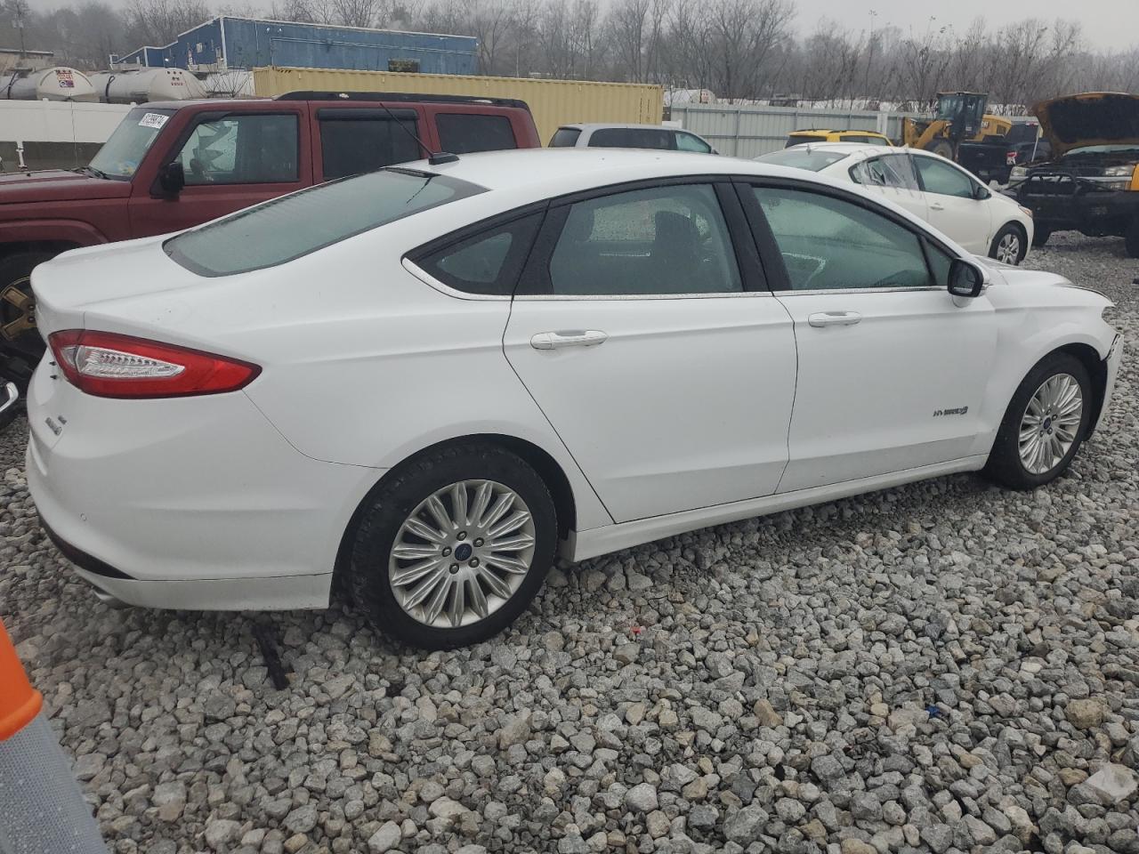 2016 Ford Fusion - Image 3