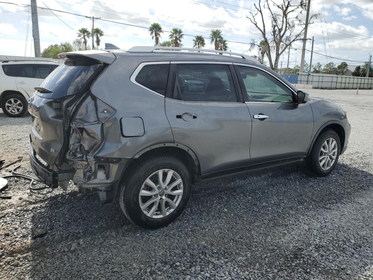 2020 Nissan Rogue S VIN: JN8AT2MT9LW015811 Lot: 80718924