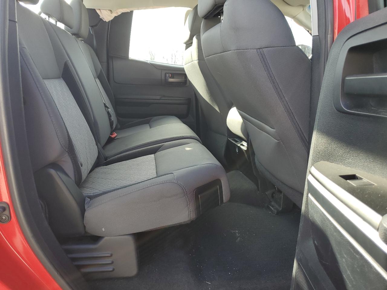 2014 Toyota Tundra - Image 10
