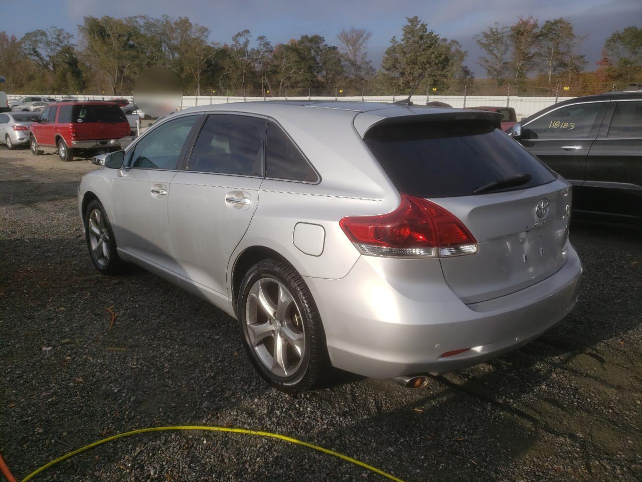 2014 Toyota Venza - Image 2