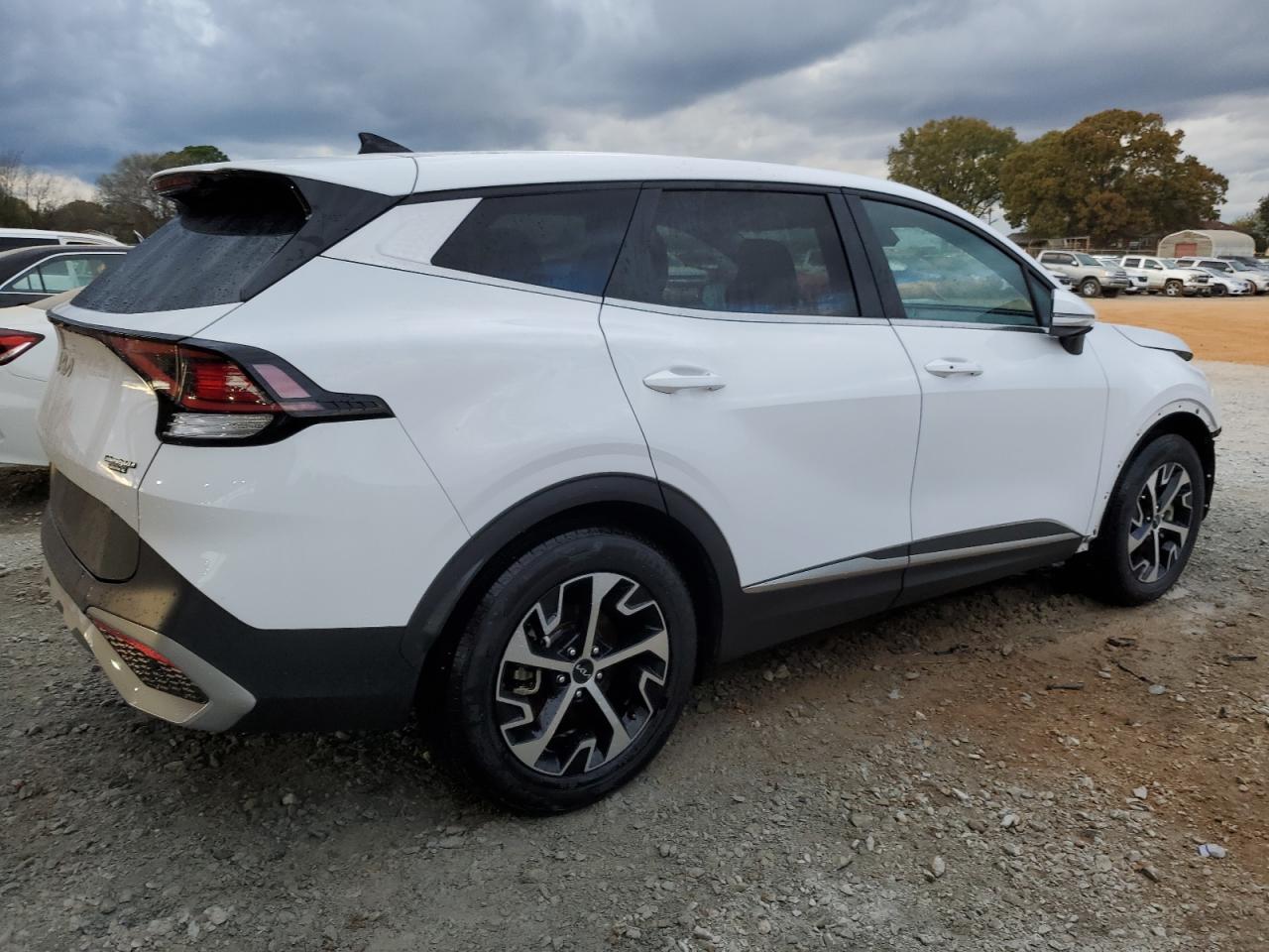 2023 Kia Sportage - Image 3