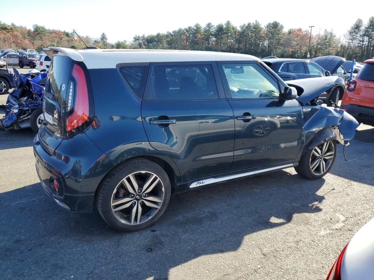 VIN KNDJP3A56J7594954 2018 KIA SOUL no.3