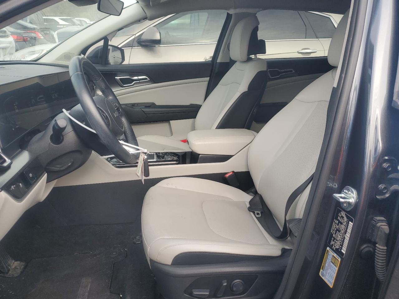2023 Kia Sportage - Image 7