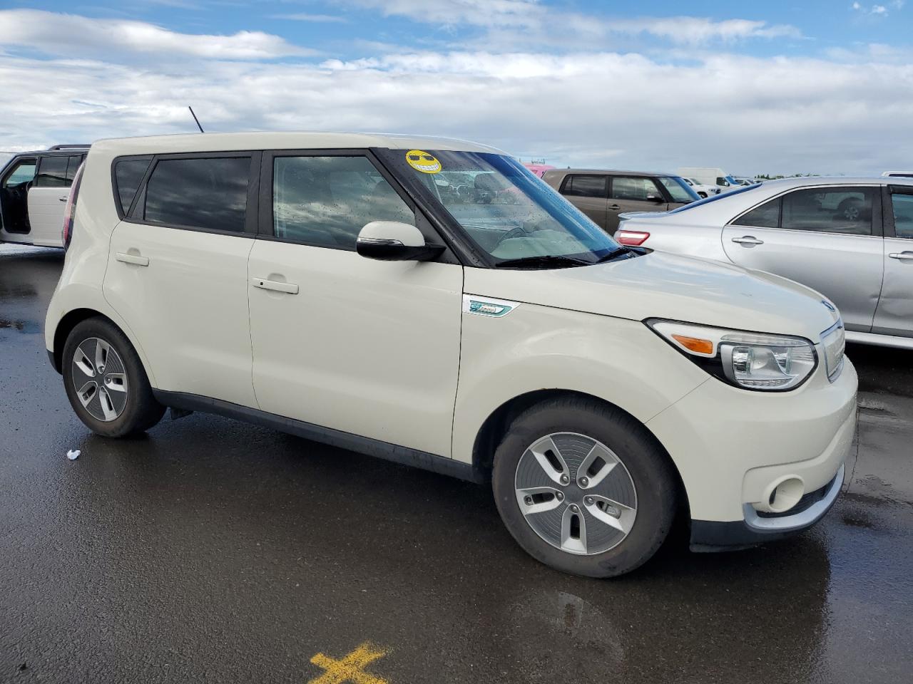 VIN KNDJP3AE2J7026684 2018 KIA SOUL no.4