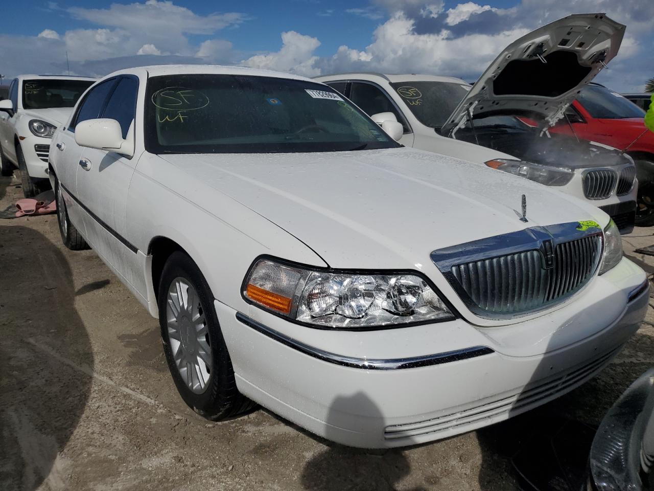 2011 Lincoln Town Car - Image 5