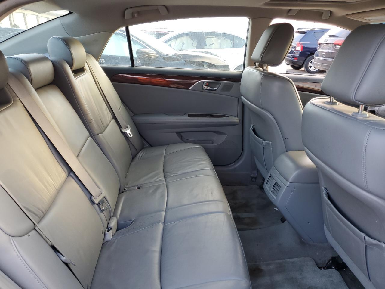 2009 Toyota Avalon - Image 10