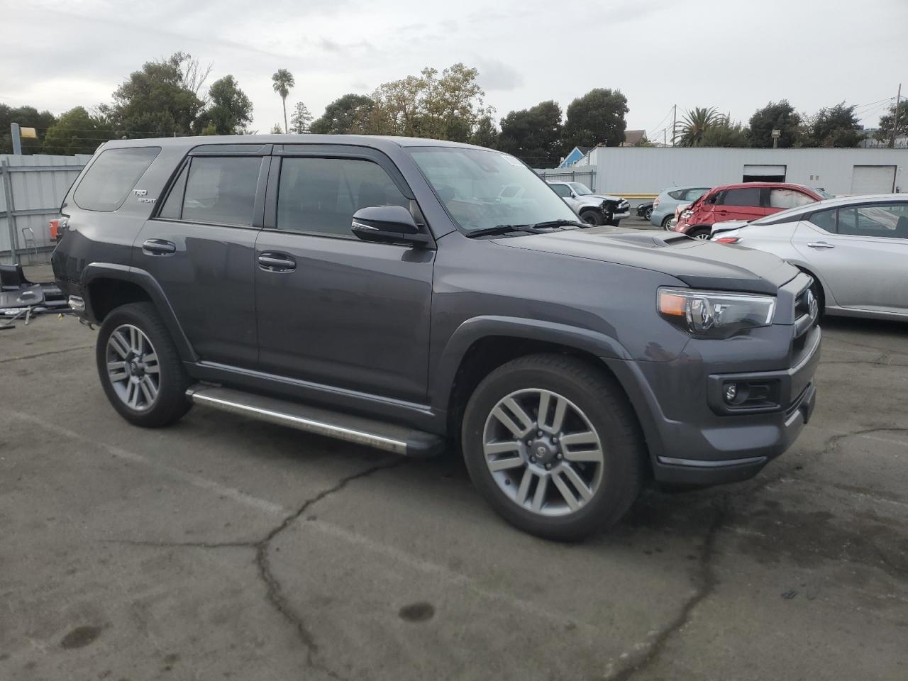 VIN JTESU5JR7N6013979 2022 TOYOTA 4RUNNER no.4