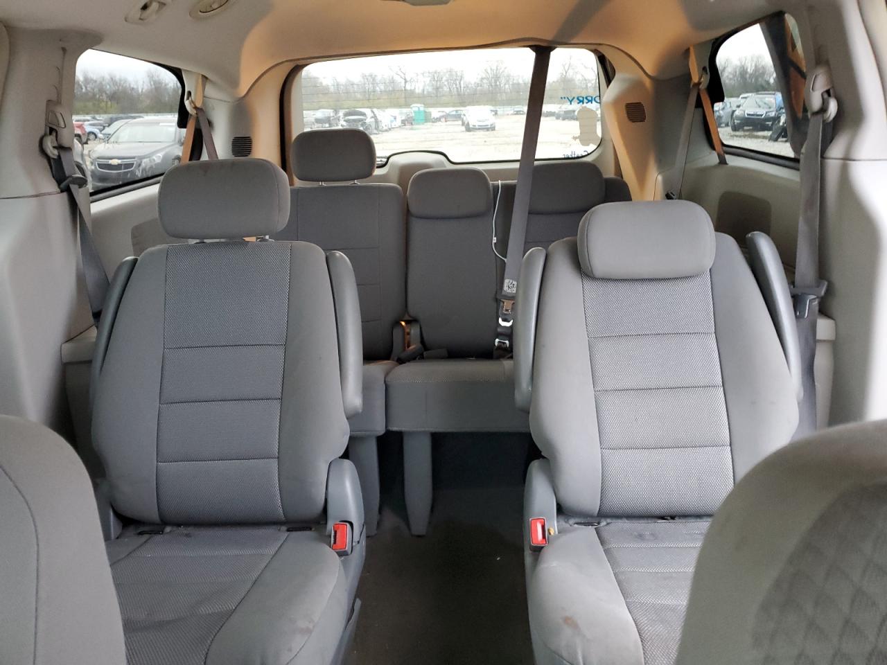 2009 Dodge Caravan - Image 10