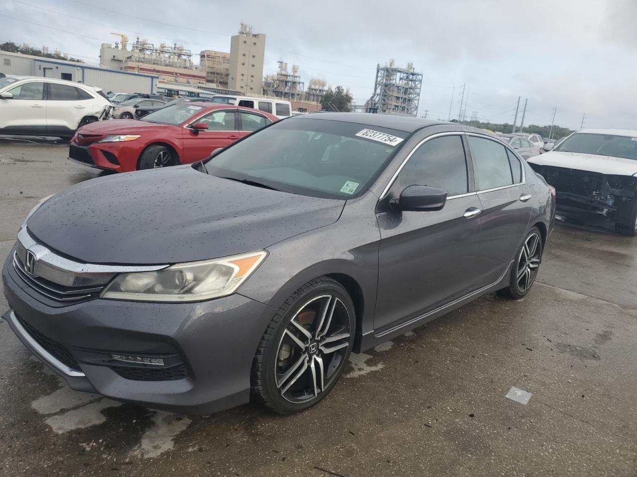 VIN 1HGCR2F52HA023725 2017 HONDA ACCORD no.1