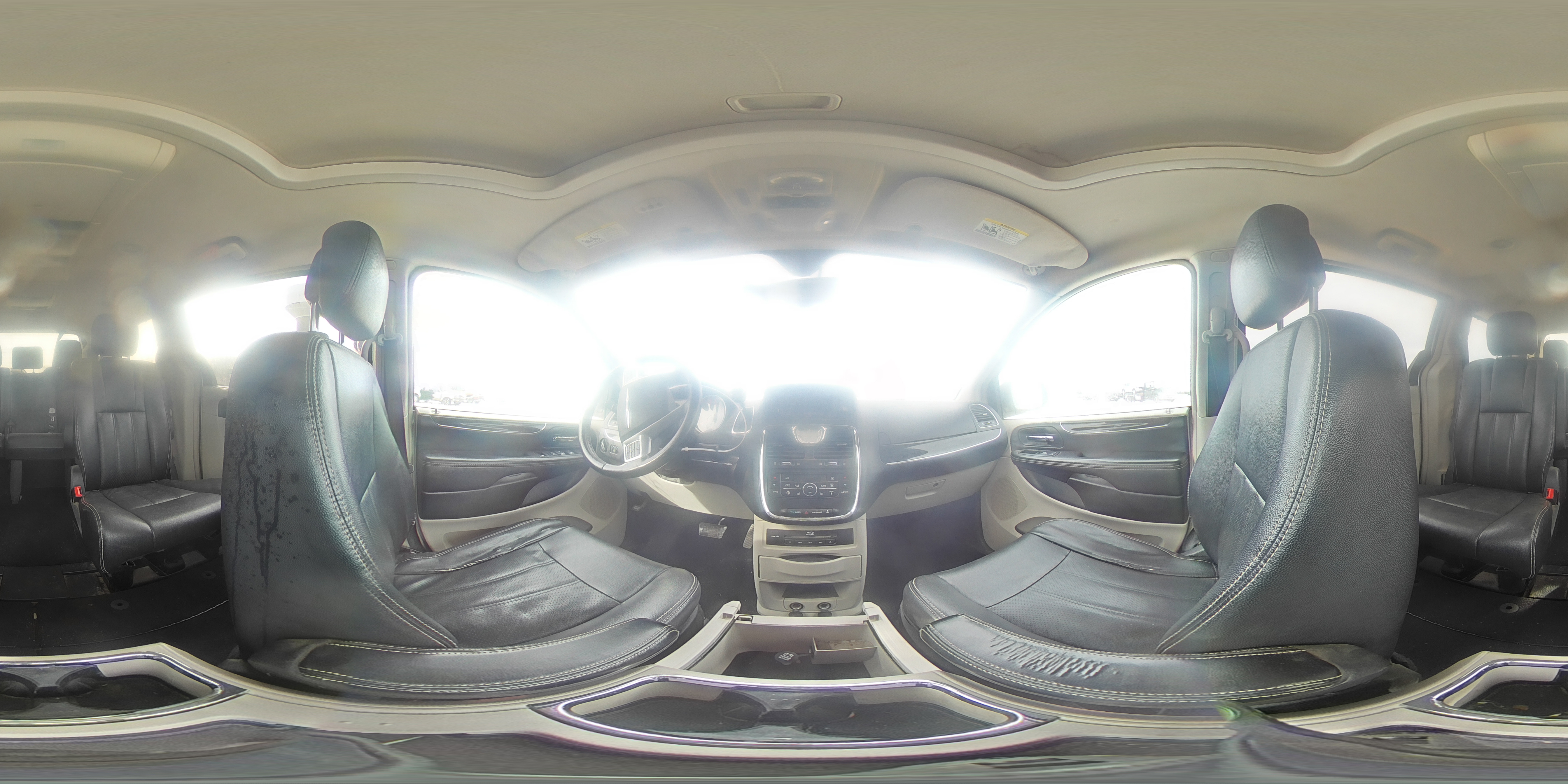 2013 Chrysler Town & Country - Image 15