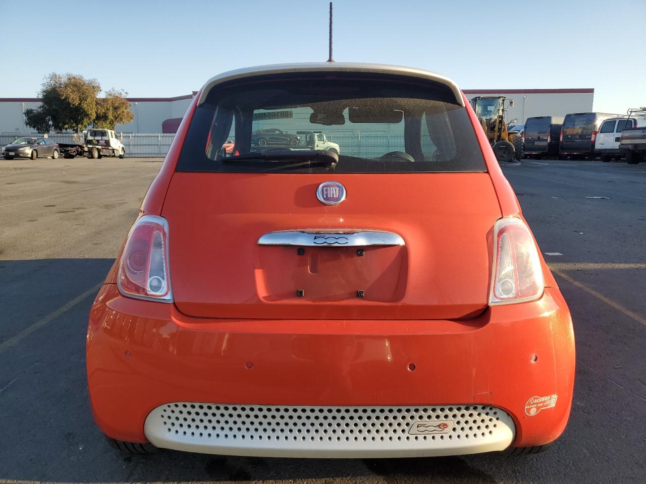 2015 Fiat 500 Electric VIN: 3C3CFFGE8FT503243 Lot: 80165404