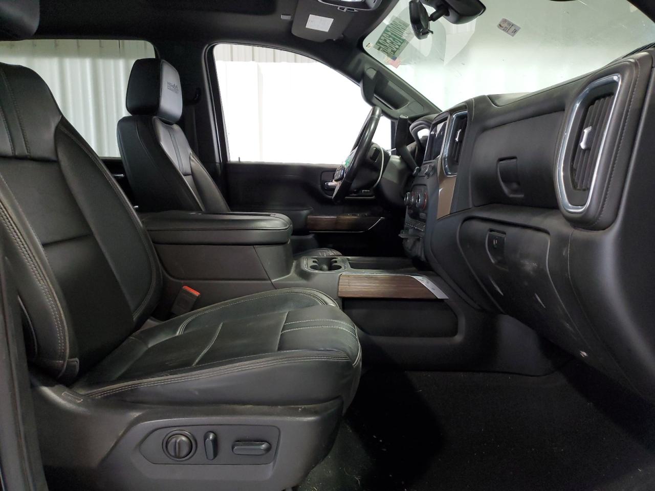 2022 Chevrolet Silverado - Image 5