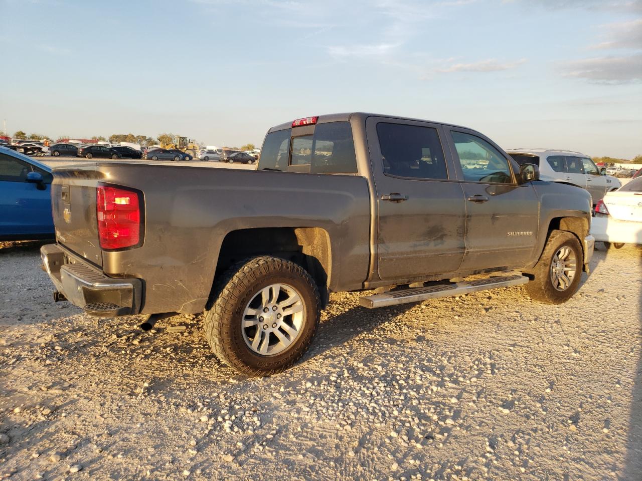 2015 Chevrolet Silverado - Image 3