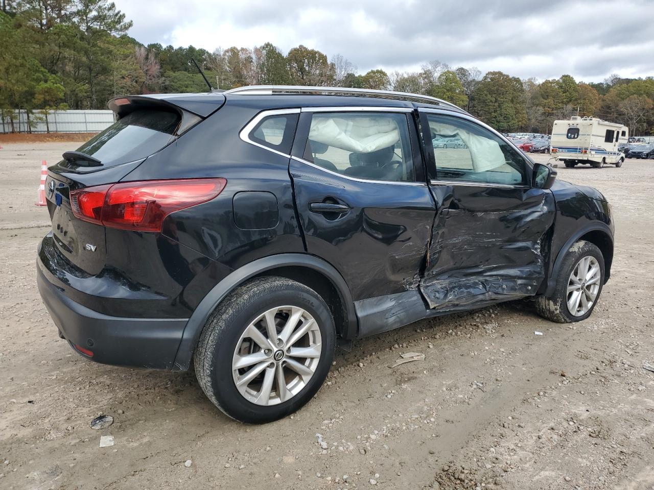 2019 Nissan Rogue - Image 3