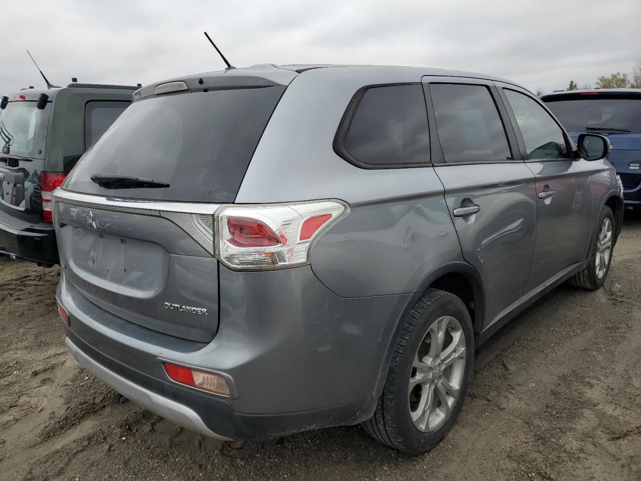 VIN JA4AZ3A35FZ010798 2015 MITSUBISHI OUTLANDER no.3