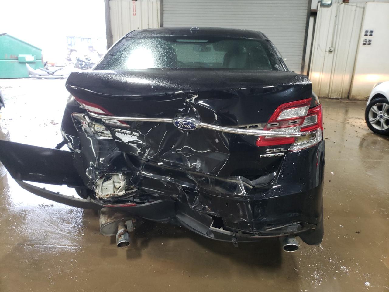 2016 Ford Taurus - Image 6
