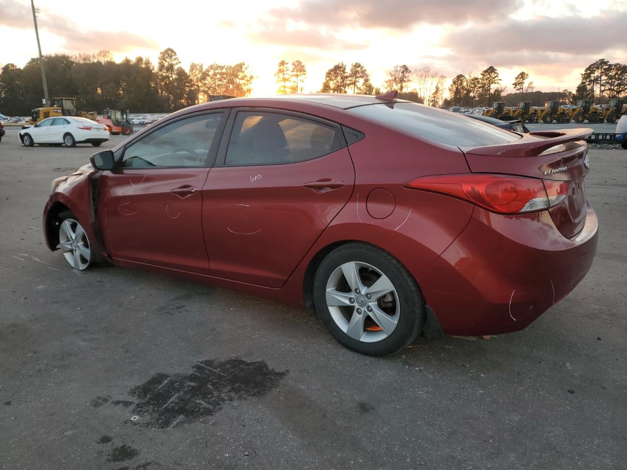 2013 Hyundai Elantra - Image 2