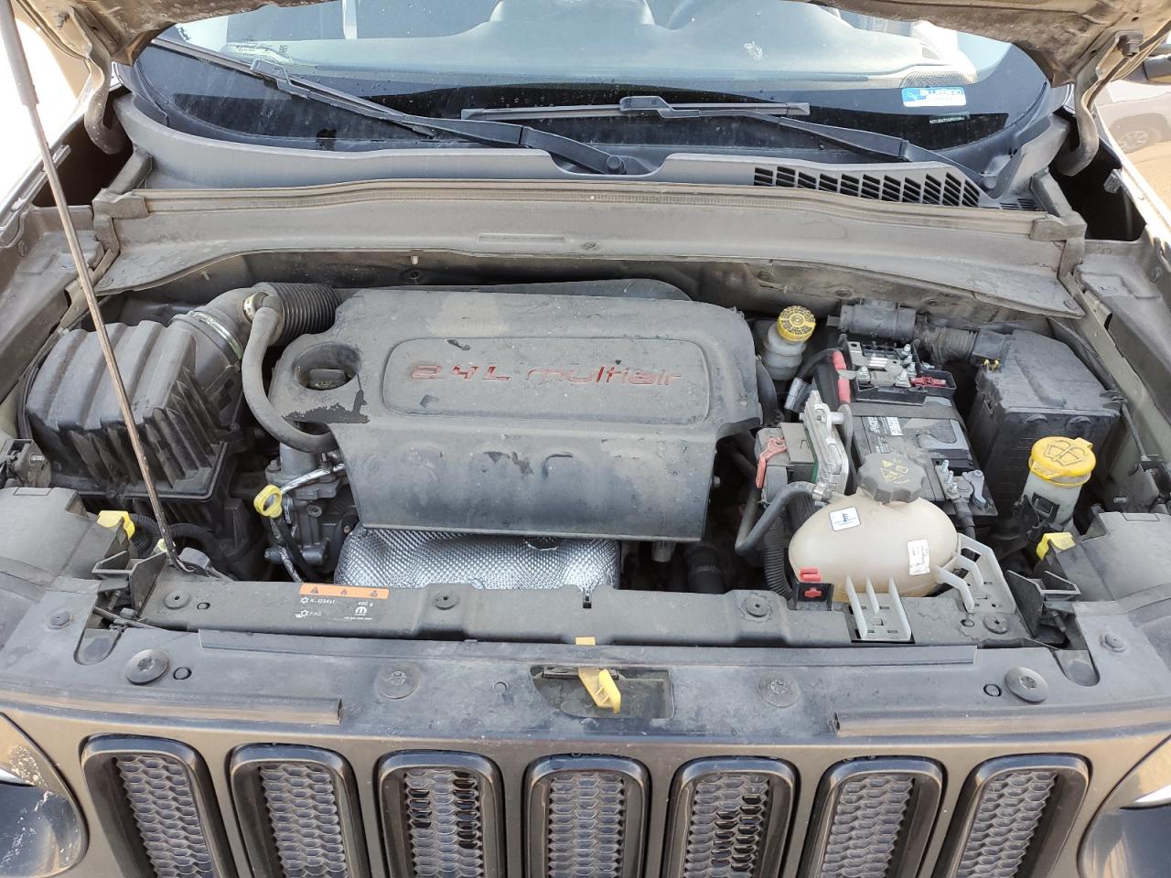 2016 Jeep Renegade - Image 12