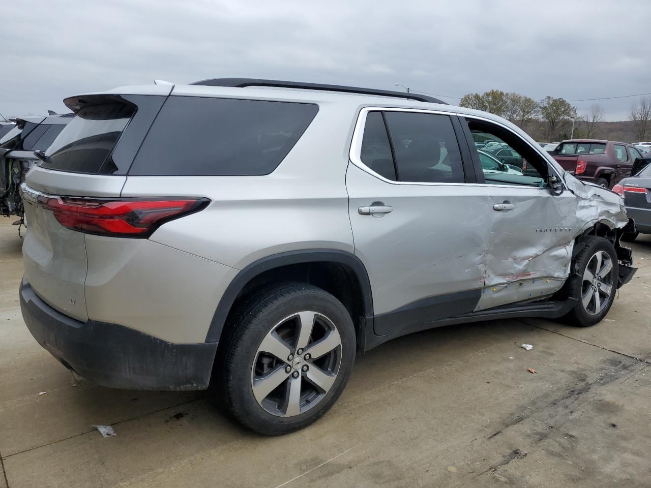 2022 Chevrolet Traverse - Image 3