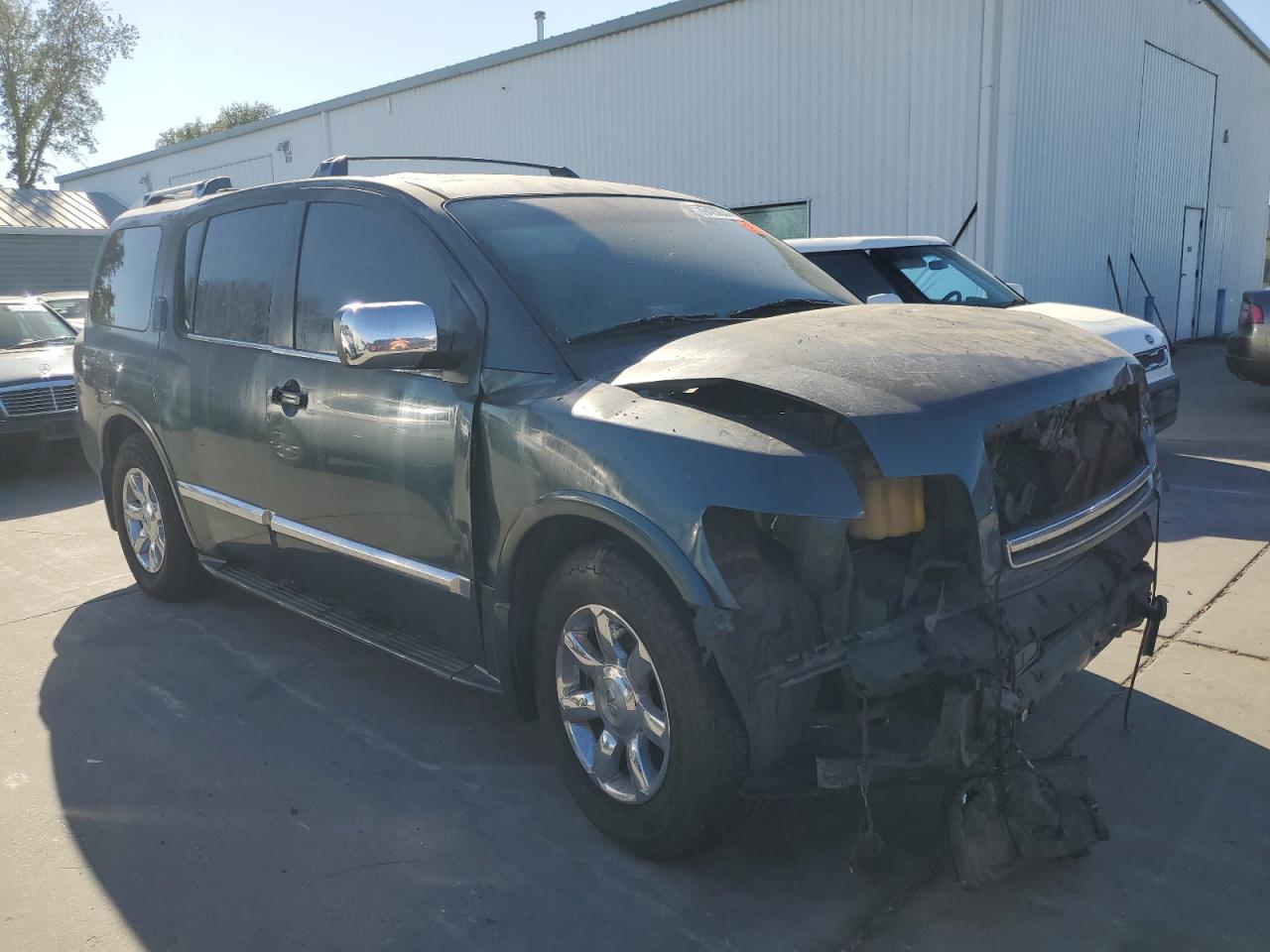 2004 Infiniti QX56 - Image 4