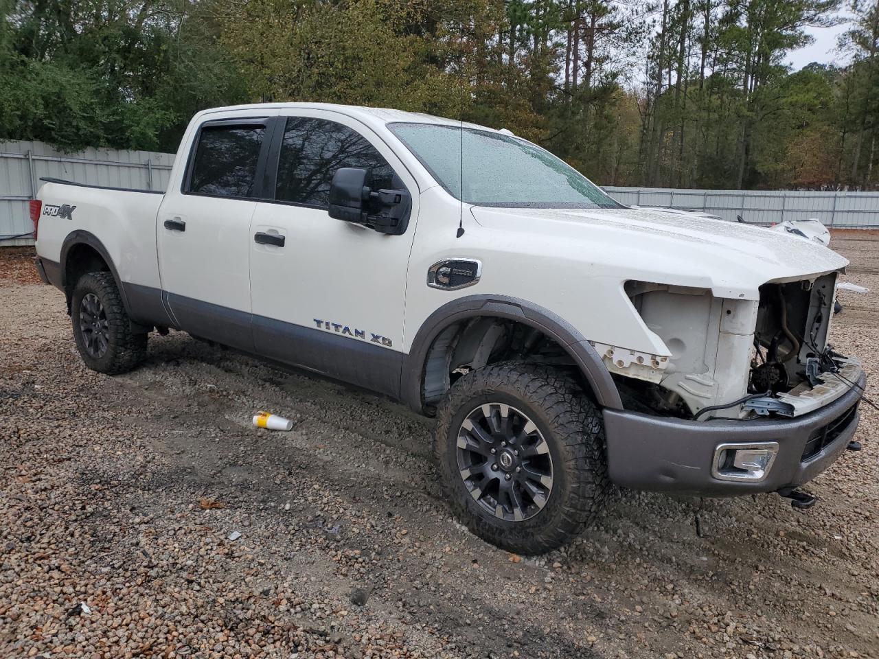 2017 Nissan Titan - Image 4