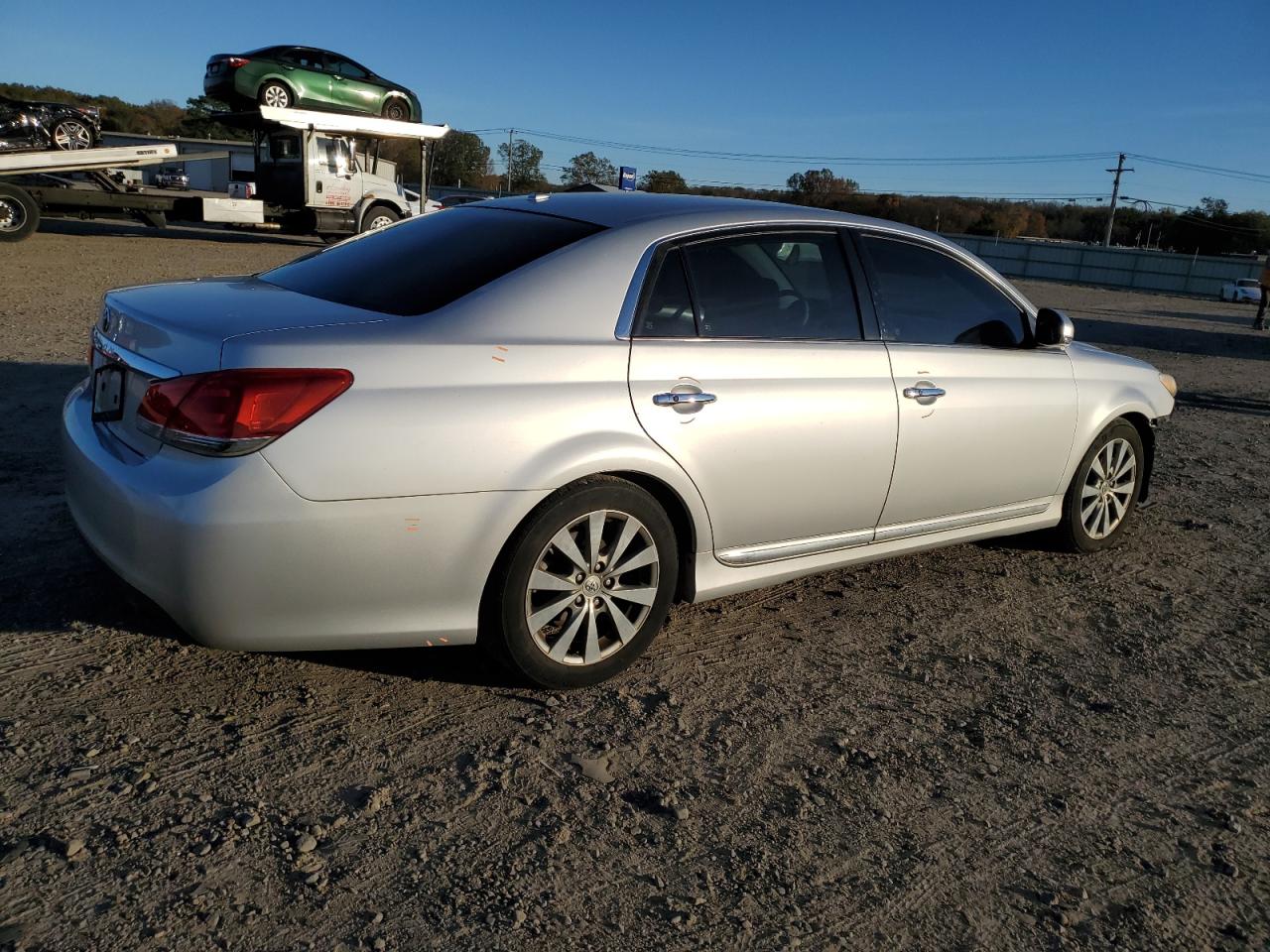 2012 Toyota Avalon - Image 3