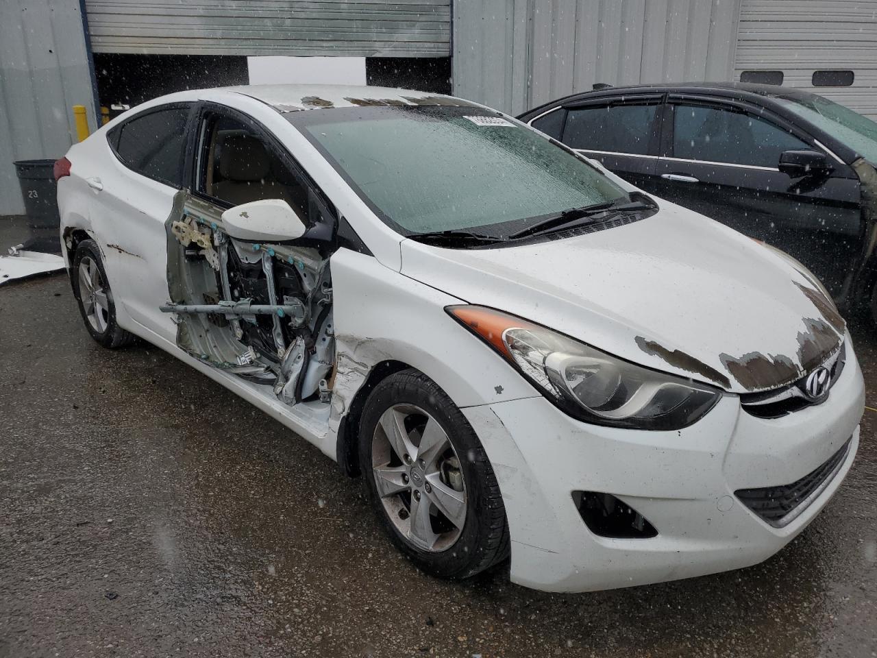 2013 Hyundai Elantra - Image 4