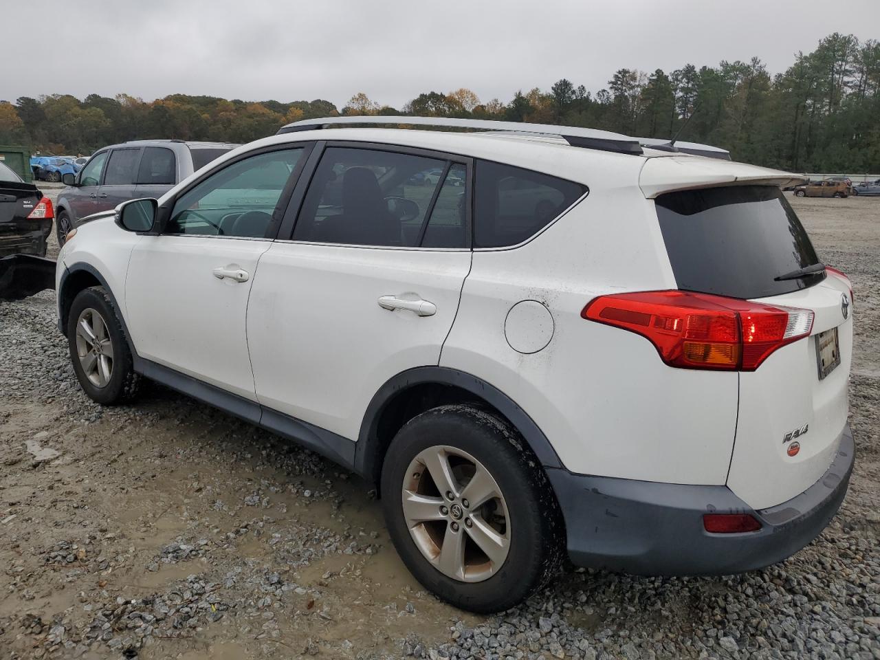 2015 Toyota RAV 4 - Image 2