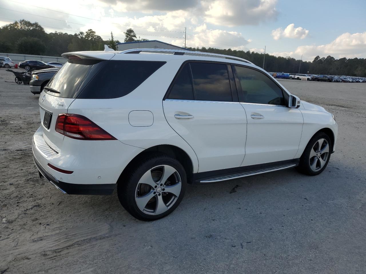 2017 Mercedes-Benz GLE - Image 3