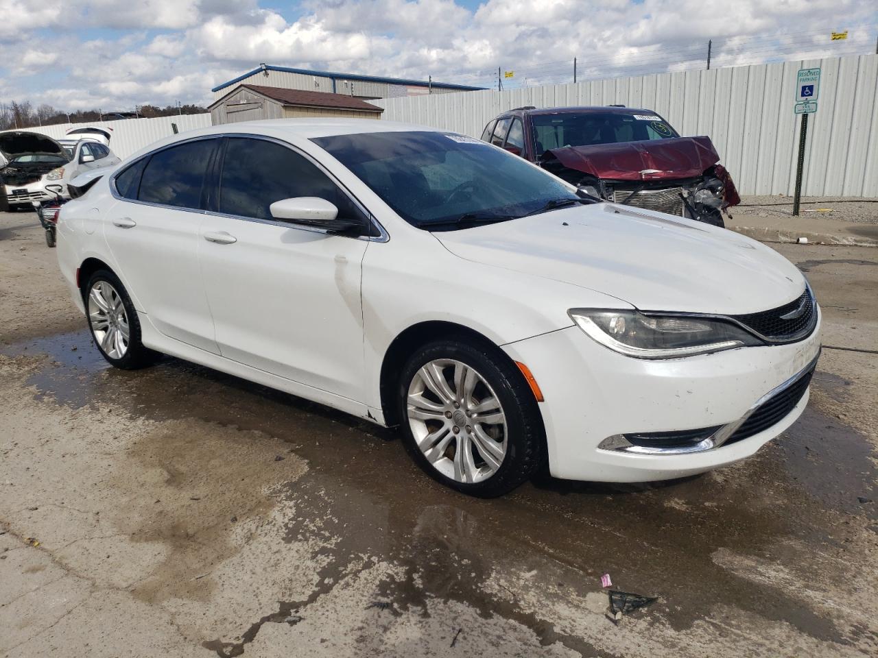 VIN 1C3CCCAB9FN635109 2015 CHRYSLER 200 no.4