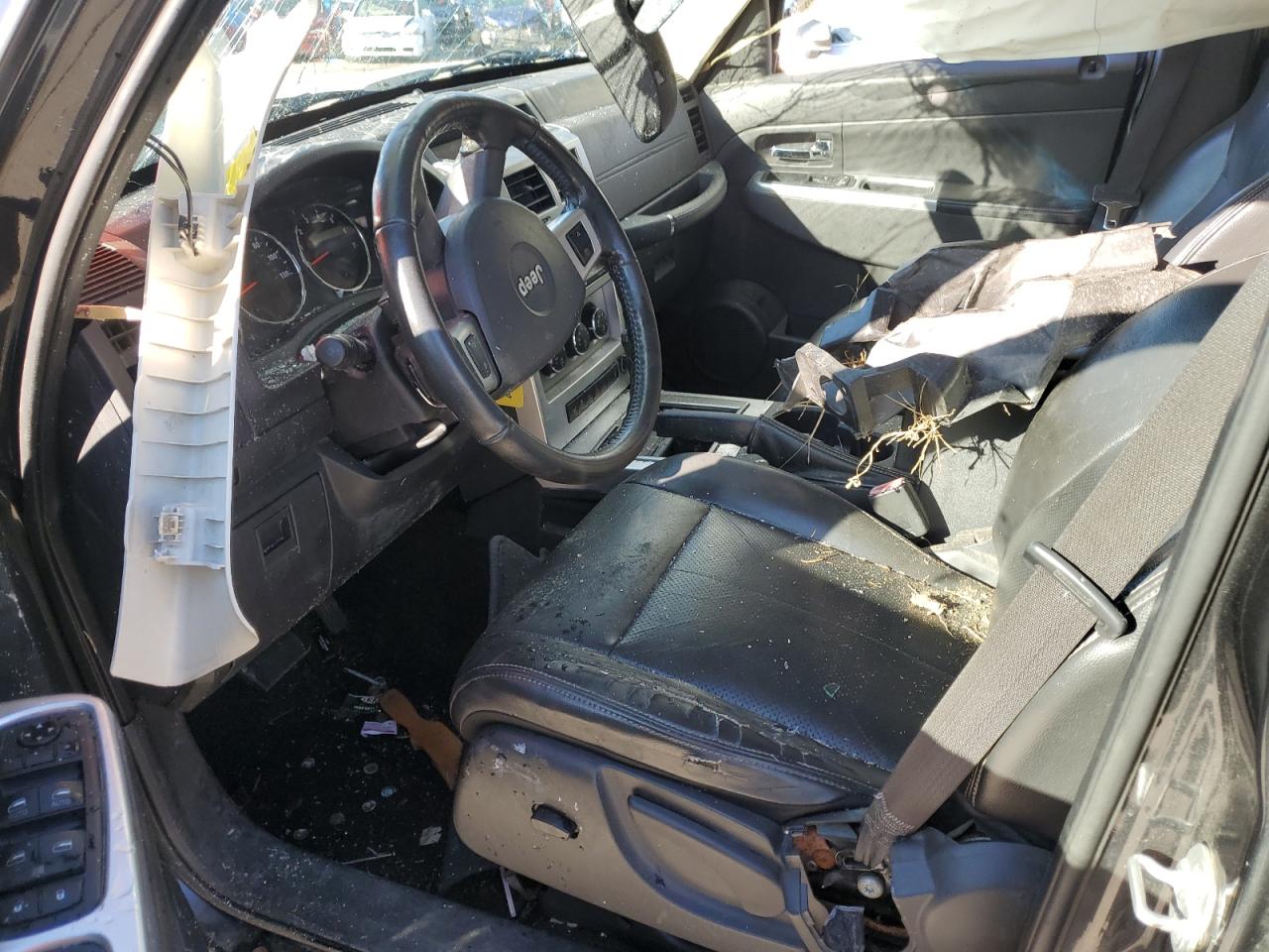 2010 Jeep Liberty (North America) - Image 7