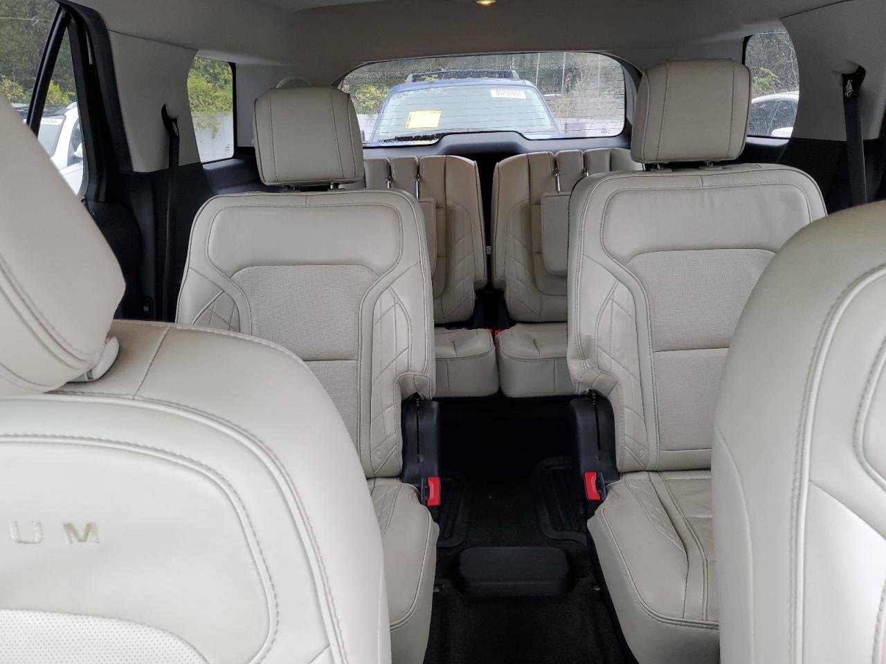 2017 Ford Explorer - Image 10